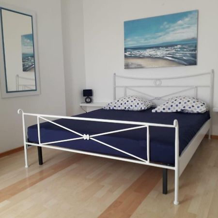 Lana Apartments Trogir Bagian luar foto