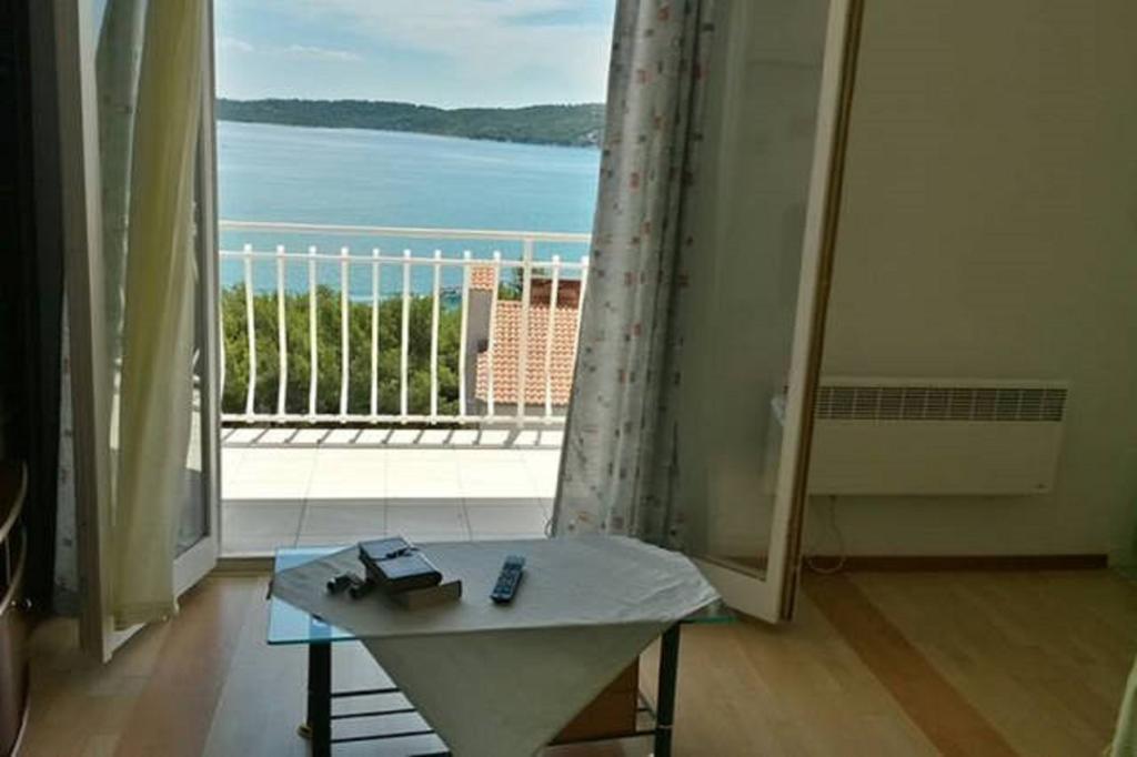 Lana Apartments Trogir Bagian luar foto