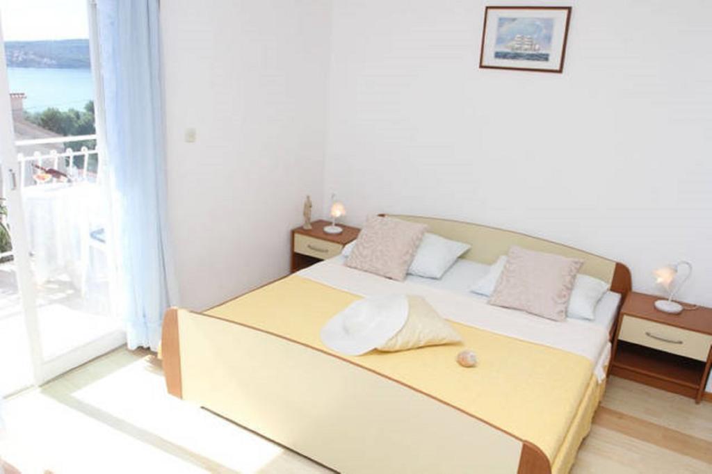 Lana Apartments Trogir Bagian luar foto