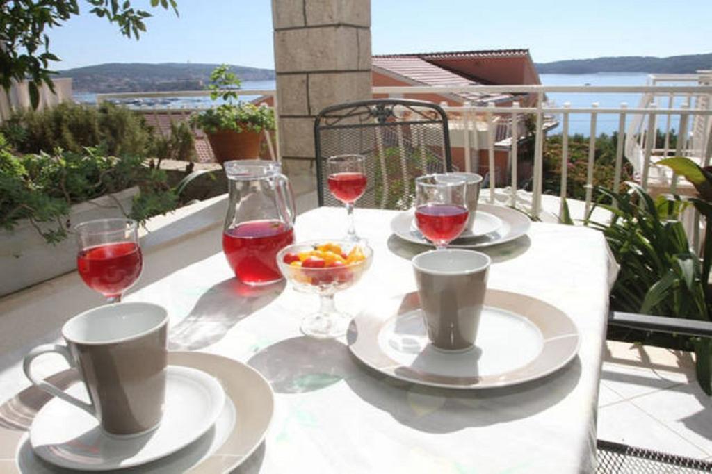 Lana Apartments Trogir Bagian luar foto