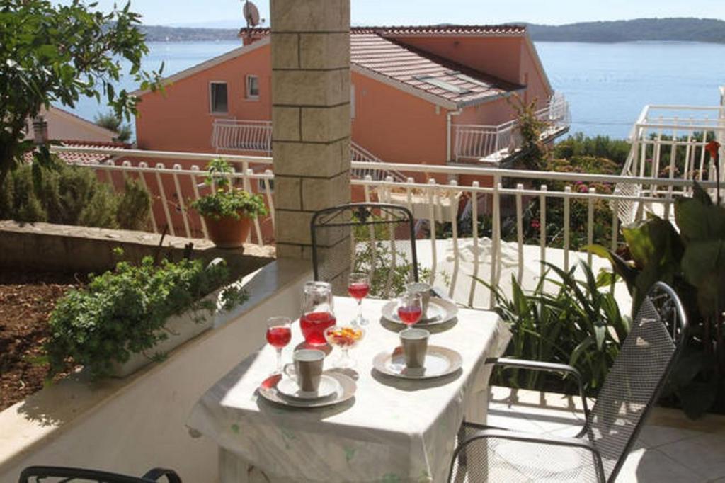 Lana Apartments Trogir Bagian luar foto