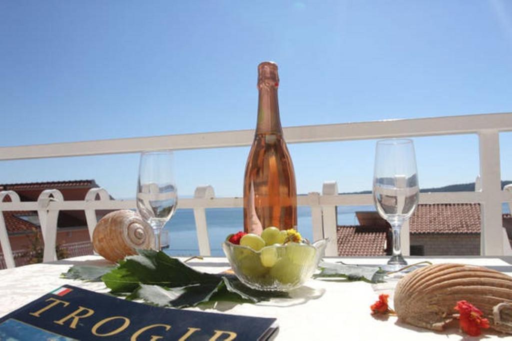 Lana Apartments Trogir Bagian luar foto