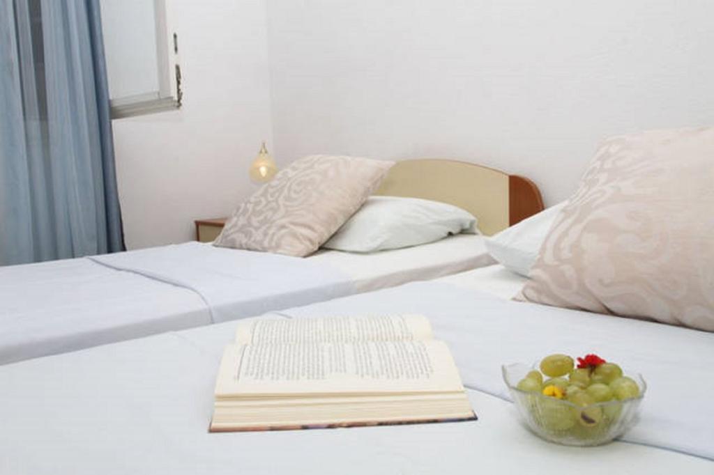 Lana Apartments Trogir Bagian luar foto