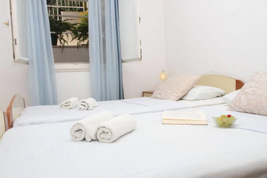 Lana Apartments Trogir Bagian luar foto