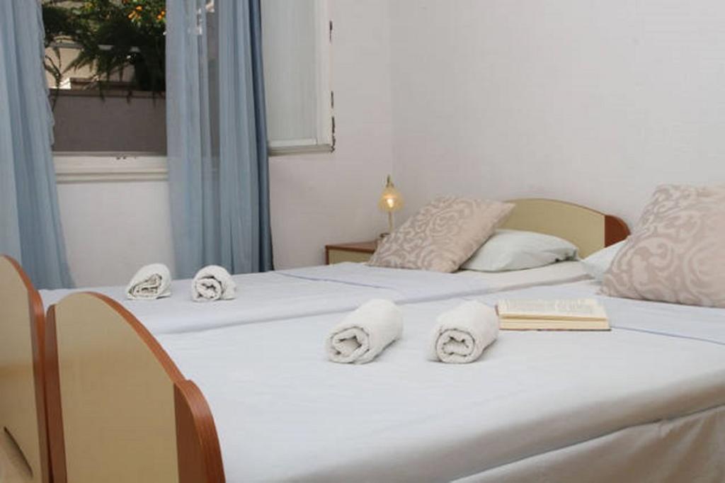 Lana Apartments Trogir Bagian luar foto