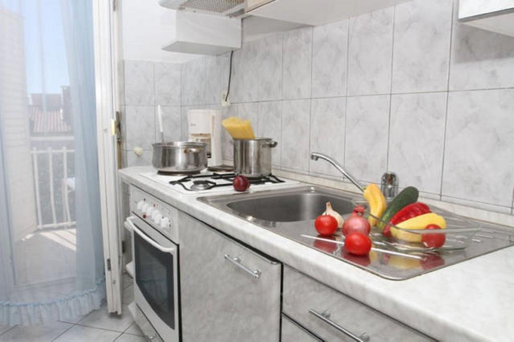 Lana Apartments Trogir Bagian luar foto