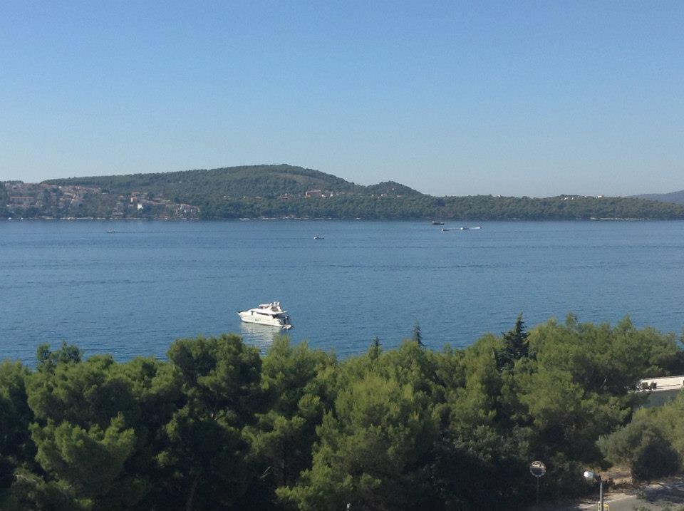 Lana Apartments Trogir Bagian luar foto