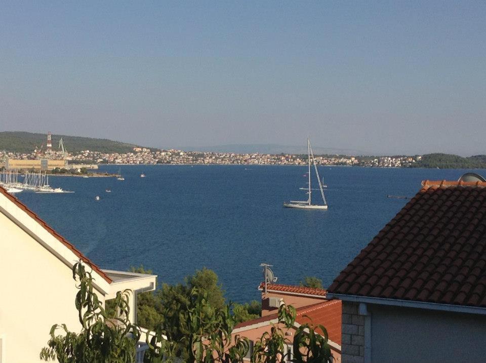 Lana Apartments Trogir Bagian luar foto