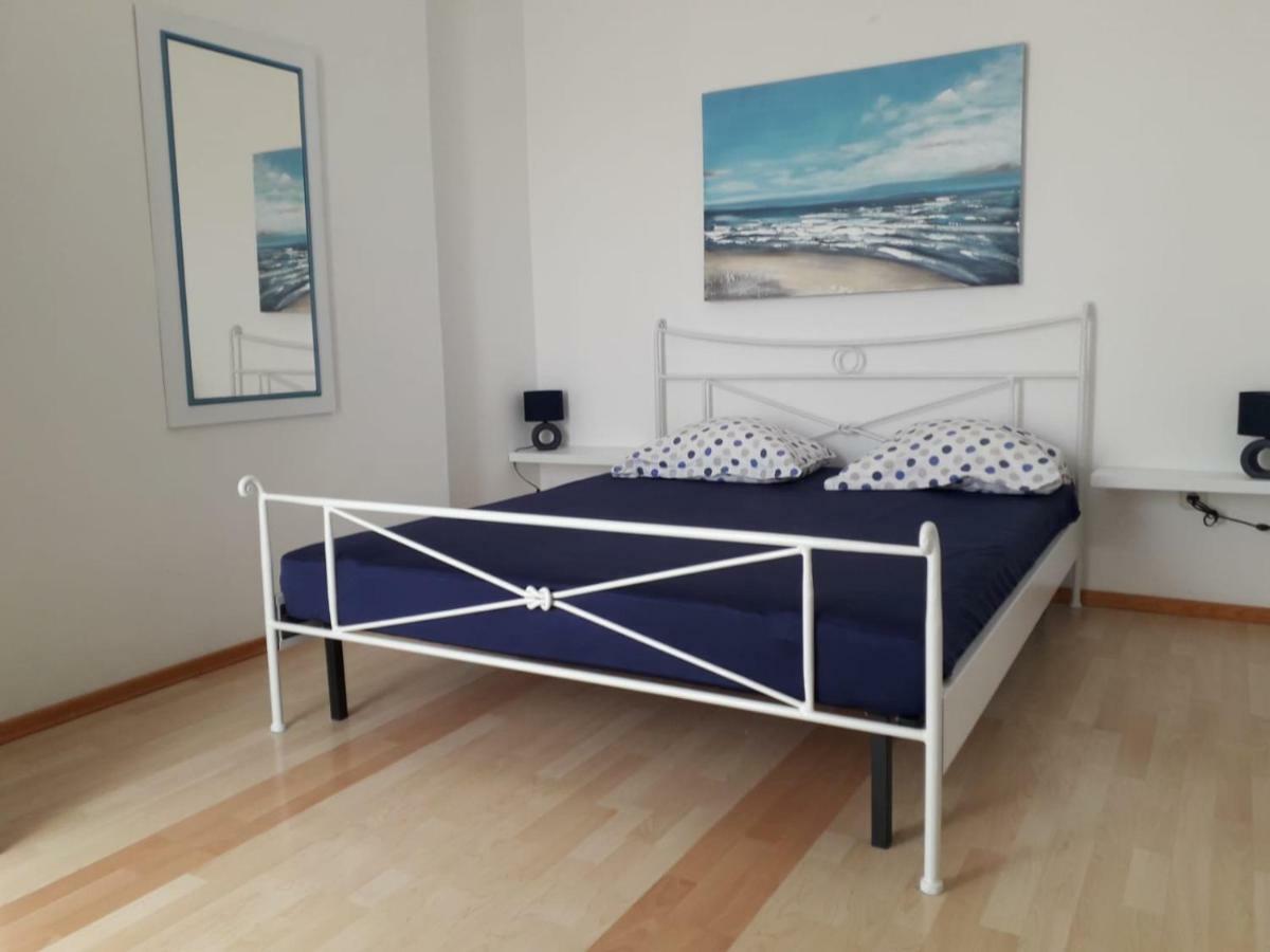 Lana Apartments Trogir Bagian luar foto