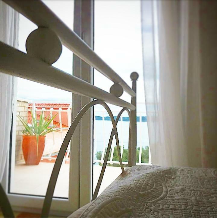 Lana Apartments Trogir Bagian luar foto